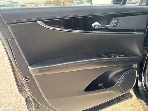 Used 2022 Lincoln Nautilus FWD w/ Premium Package image 22