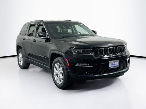 Used 2023 Jeep Grand Cherokee Limited image 3