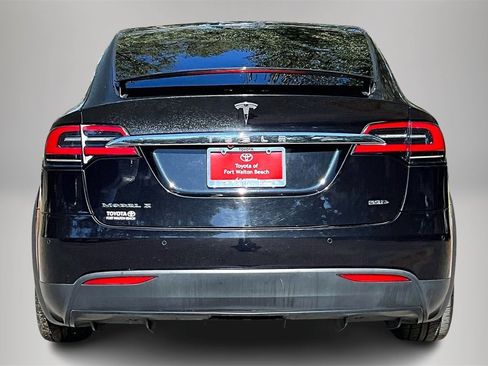 Used 2017 Tesla Model X 90D image 6