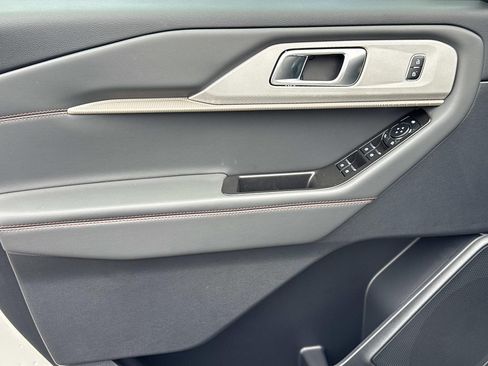 New 2026 Ford Explorer Active w/ Active Comfort Package RWD image 19