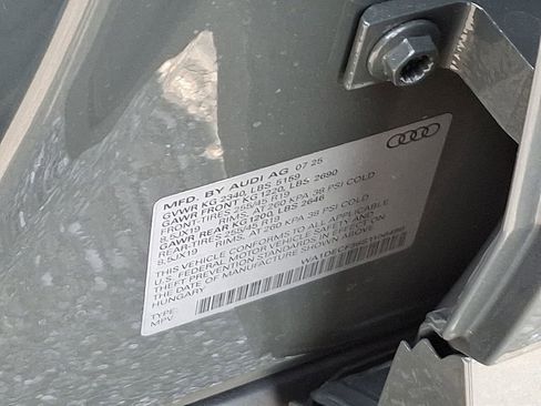 New 2025 Audi Q3 2.0T Premium image 10