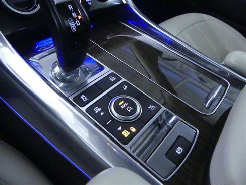 Used 2020 Land Rover Range Rover Sport HSE Dynamic image 13