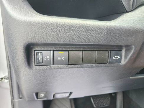 Used 2021 Toyota RAV4 XLE w/ Convenience Package AWD/4WD image 32