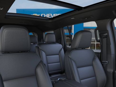 New 2027 Chevrolet Traverse LT w/ Sun and Wheel Package FWD image 24