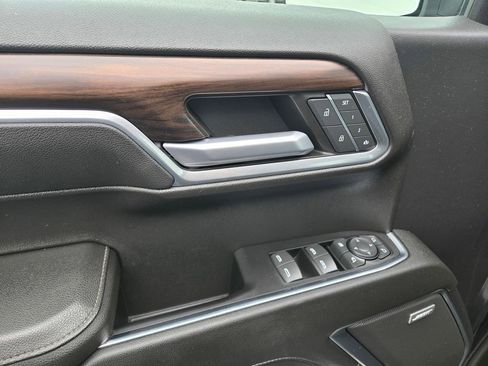 Used 2022 GMC Sierra 1500 SLT w/ SLT Convenience Package image 33