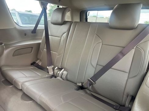 Used 2020 Chevrolet Suburban Premier AWD/4WD image 17