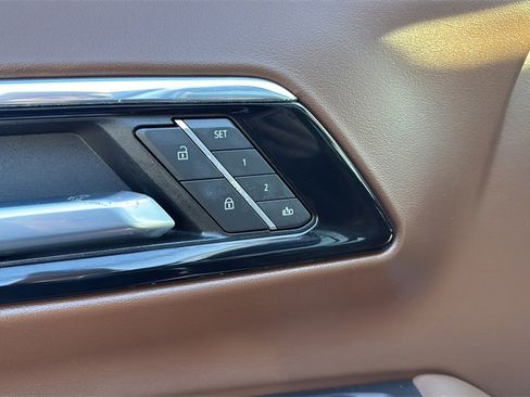 Used 2025 Chevrolet Tahoe High Country image 30