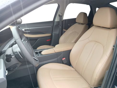 Certified 2025 Hyundai Sonata Limited FWD image 12