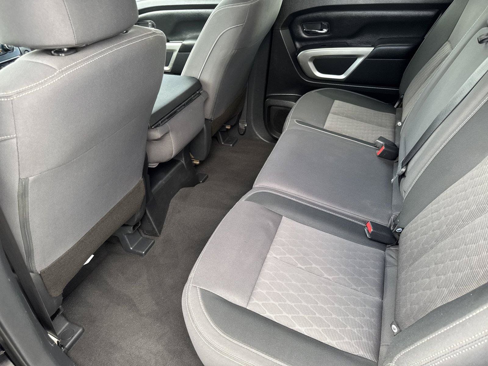 Used 2022 Nissan Titan SV RWD image 29