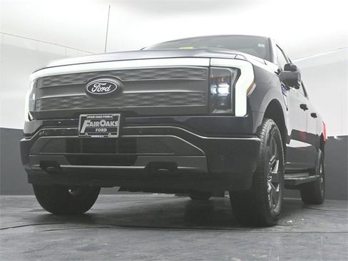 Used 2024 Ford F150 Lightning Lariat image 40