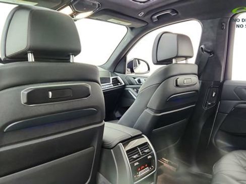 Used 2024 BMW X7 xDrive40i w/ M Sport Package AWD/4WD image 35