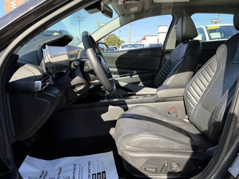 Used 2023 Hyundai Elantra Limited FWD image 8