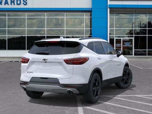 New 2025 Chevrolet Blazer LT image 4