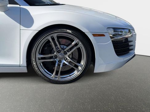 Used 2011 Audi R8 V8 image 21