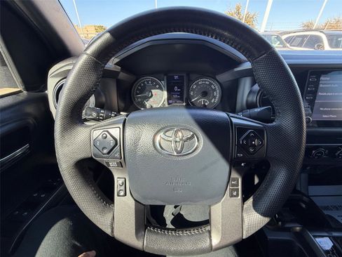 Used 2020 Toyota Tacoma TRD Sport image 12