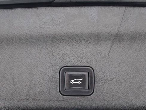 Used 2023 GMC Yukon Denali Ultimate image 17