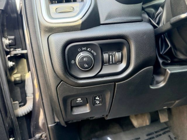 Used 2024 RAM 1500 Laramie AWD/4WD image 26