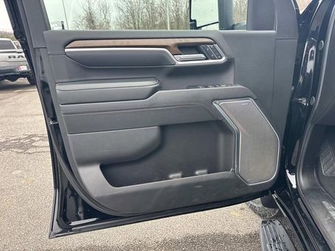 Used 2025 Chevrolet Silverado 3500 High Country w/ Technology Package image 26