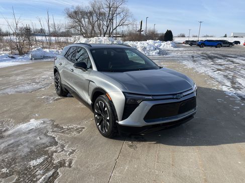 Used 2025 Chevrolet Blazer EV RS image 8
