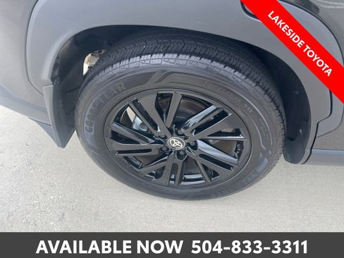 Used 2025 Toyota Corolla Cross AWD Hybrid image 11