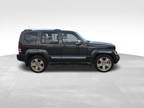 Used 2011 Jeep Liberty Limited Jet w/ Exterior Appearance Group AWD/4WD image 5
