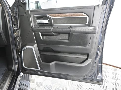 Used 2020 RAM 2500 Laramie image 13