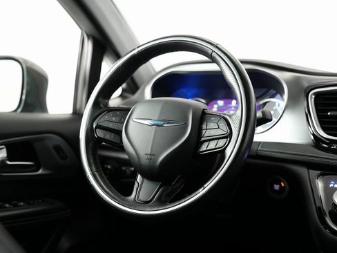 Used 2019 Chrysler Pacifica Limited w/ Advanced Safetytec Group image 11