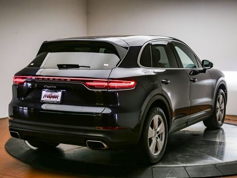 Certified 2023 Porsche Cayenne AWD/4WD image 8