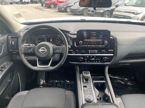 Used 2025 Nissan Pathfinder SV AWD/4WD image 19