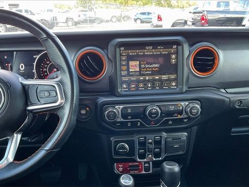 Certified 2022 Jeep Gladiator Mojave image 6