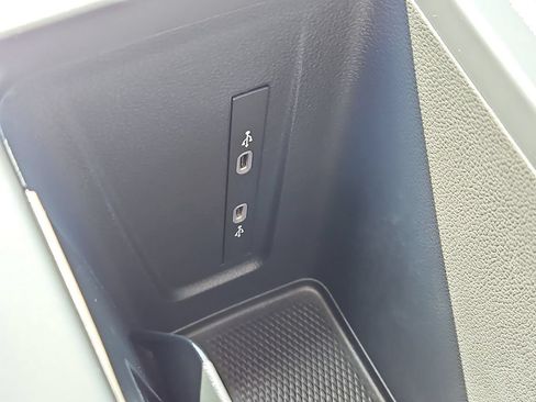 Certified 2026 Volkswagen Tiguan SE AWD/4WD image 18