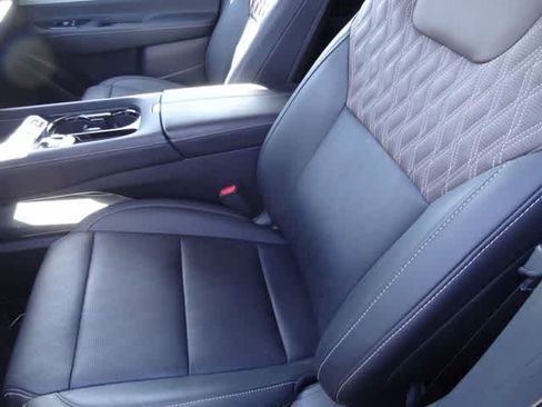 Used 2025 Nissan Murano Platinum w/ Cargo Package image 8