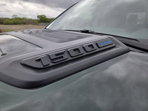 New 2026 RAM 1500 Laramie AWD/4WD image 12