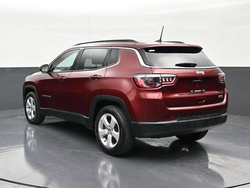 Used 2021 Jeep Compass Latitude FWD image 3