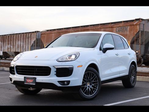 Used 2017 Porsche Cayenne Platinum Edition image 1