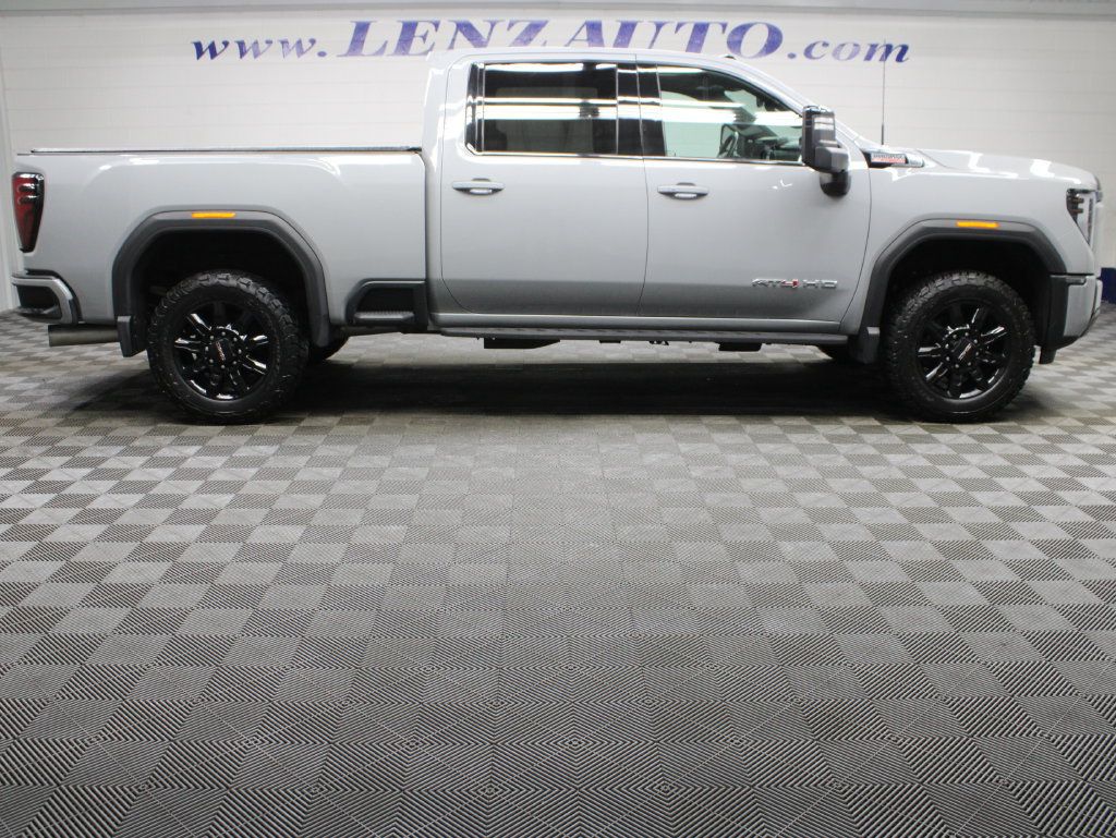 Used 2025 GMC Sierra 2500 AT4 AWD/4WD image 2