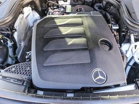 Used 2021 Mercedes-Benz GLC 300 4MATIC image 27