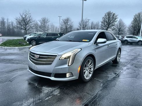 Used 2018 Cadillac XTS Luxury image 4