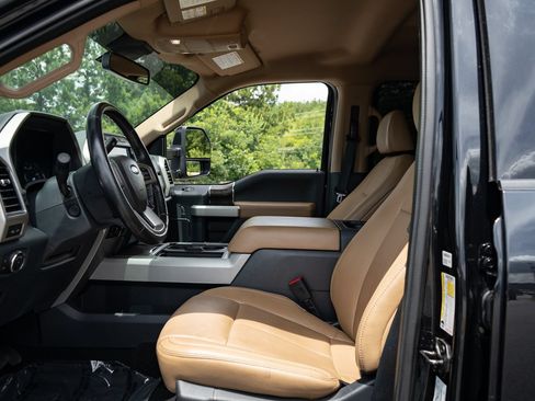 Used 2022 Ford F350 Lariat w/ Tremor Off-Road Package AWD/4WD image 14