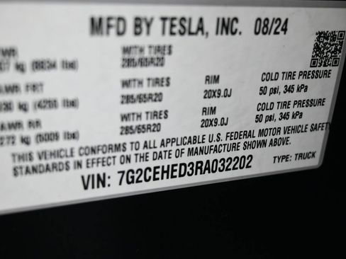 Used 2024 Tesla Cybertruck AWD Crew Cab image 8