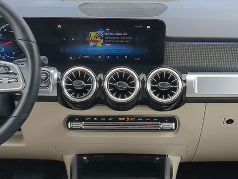 Used 2022 Mercedes-Benz GLB 250 w/ Premium Package Lite image 16