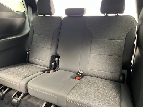 Used 2024 Chevrolet Traverse LT FWD image 39