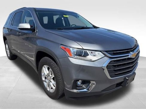 Used 2020 Chevrolet Traverse LT FWD image 1