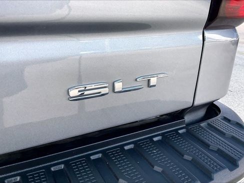 Used 2023 GMC Sierra 1500 SLT w/ SLT Premium Package AWD/4WD image 10
