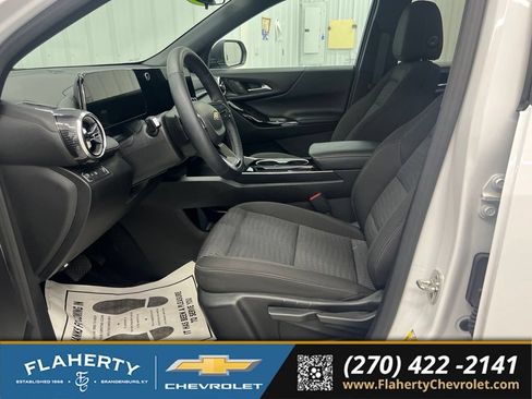 Used 2025 Chevrolet Equinox LT FWD image 9