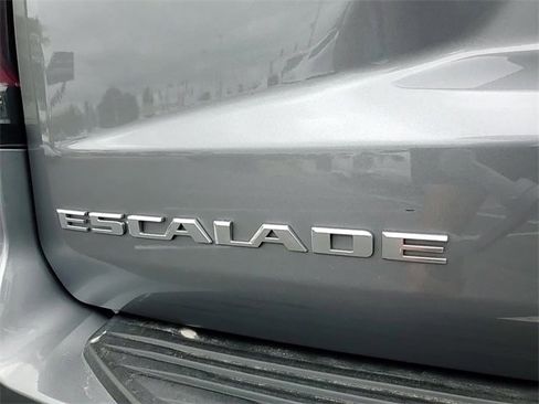 Certified 2021 Cadillac Escalade ESV Premium Luxury image 5