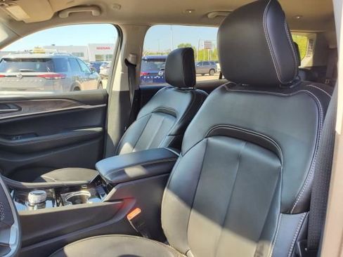 Used 2023 Jeep Grand Cherokee L Limited image 14