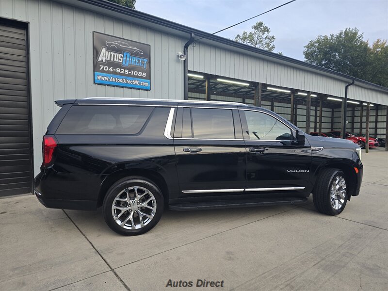 Used 2021 GMC Yukon XL SLT w/ Rear Media and Nav Package AWD/4WD image 5