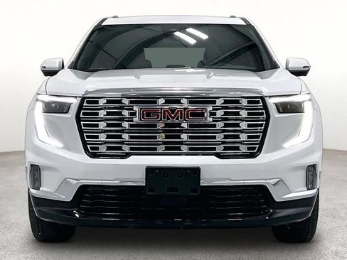 Used 2025 GMC Acadia Denali FWD image 4