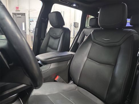 Used 2022 Cadillac XT6 Premium Luxury image 16
